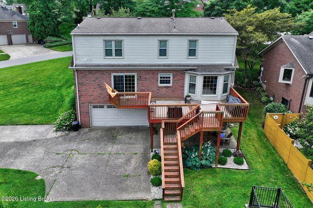 6011 Windsong Ct, Louisville, KY 40207