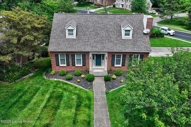 6011 Windsong Ct, Louisville, KY 40207