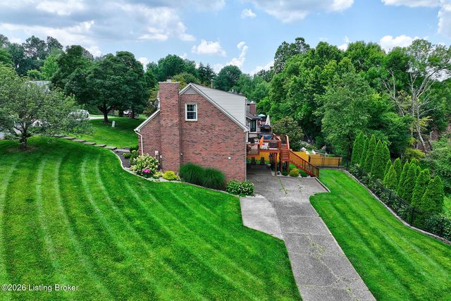 6011 Windsong Ct, Louisville, KY 40207