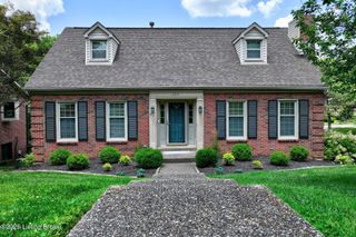 6011 Windsong Ct, Louisville, KY 40207