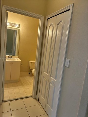 1666 SE 27th Ct 205, Homestead, FL 33035