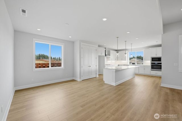 2926 Balsamroot Drive SE, Lacey, WA 98513