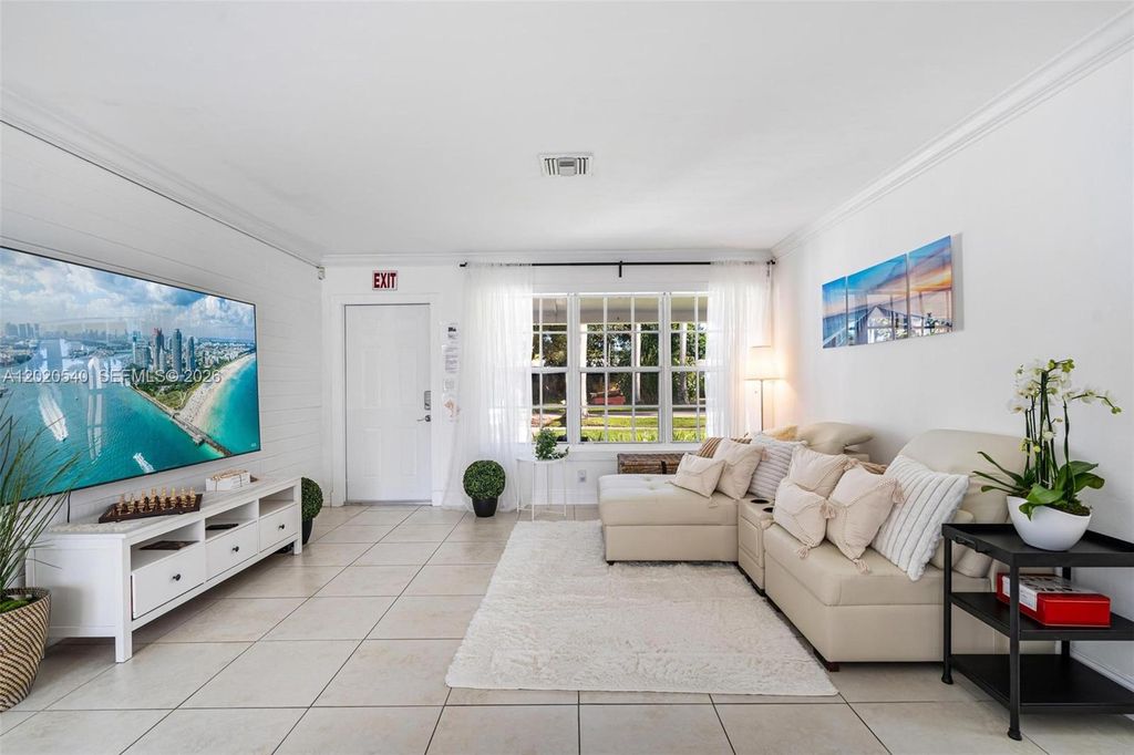 1012 N 13th Terrace, Hollywood, FL 33019