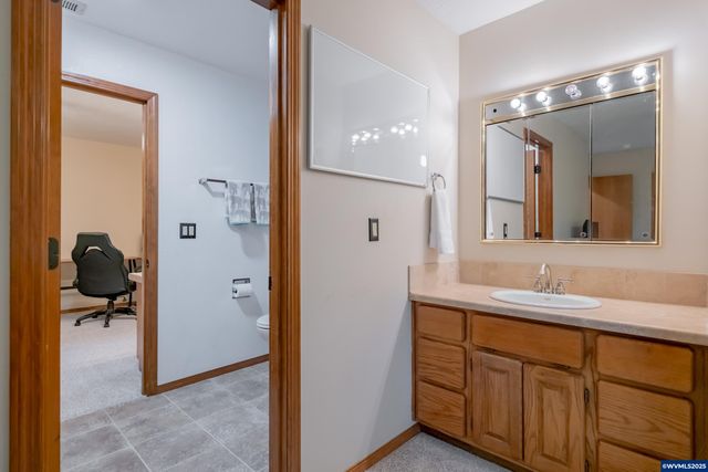 391 McNary Heights Dr N, Keizer, OR 97303