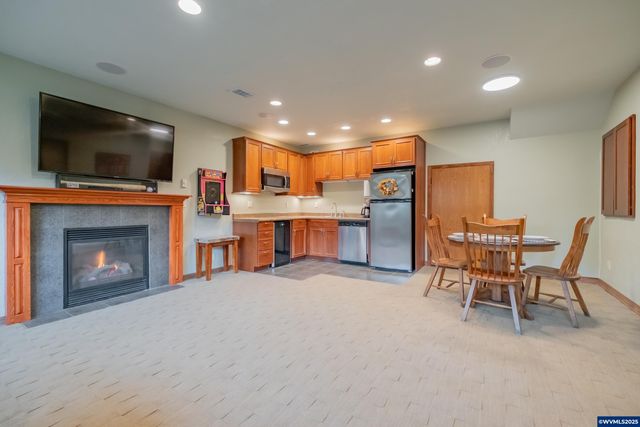 391 McNary Heights Dr N, Keizer, OR 97303