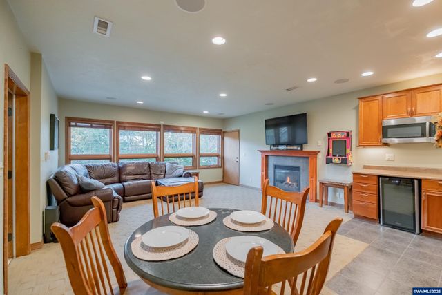 391 McNary Heights Dr N, Keizer, OR 97303