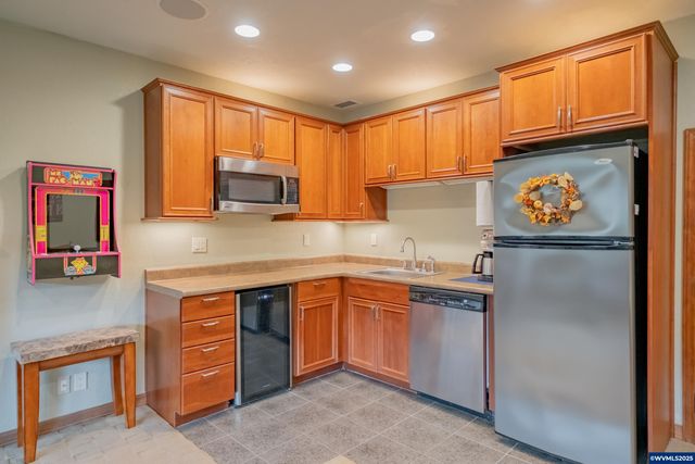 391 McNary Heights Dr N, Keizer, OR 97303