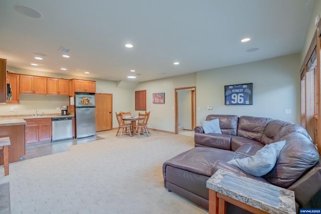 391 McNary Heights Dr N, Keizer, OR 97303