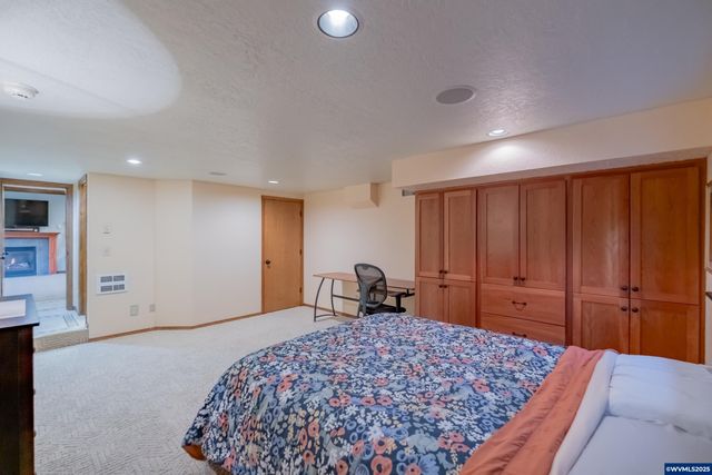 391 McNary Heights Dr N, Keizer, OR 97303