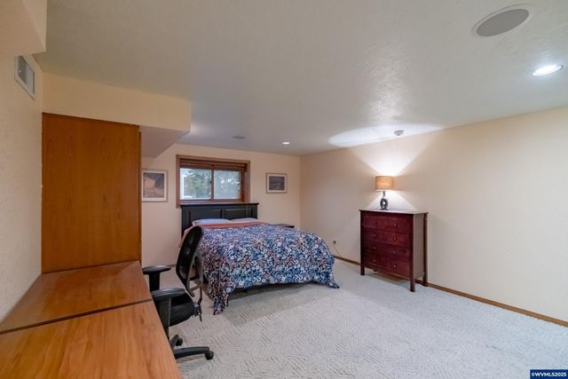 391 McNary Heights Dr N, Keizer, OR 97303