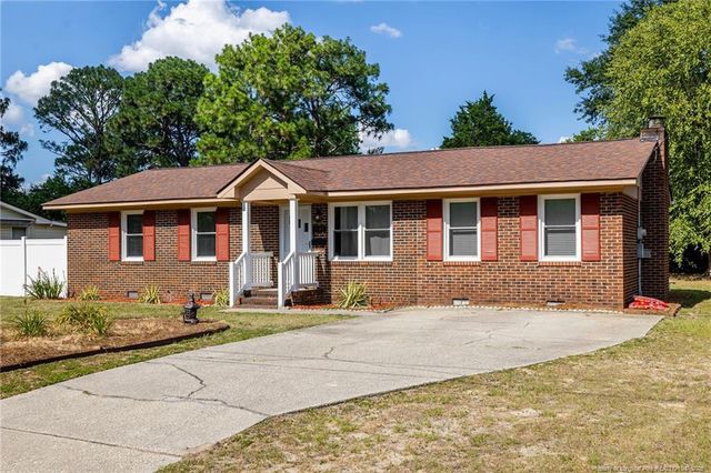 1945 Wayne Lane, Fayetteville, NC 28304