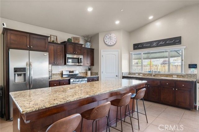 9500 Laurelwood Court, Shafter, CA 93263