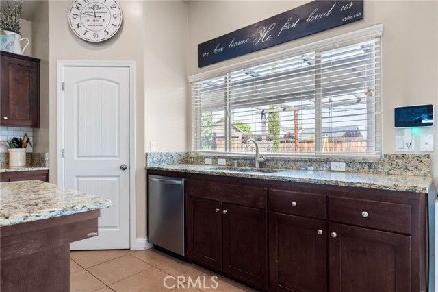 9500 Laurelwood Court, Shafter, CA 93263