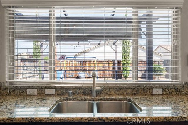 9500 Laurelwood Court, Shafter, CA 93263