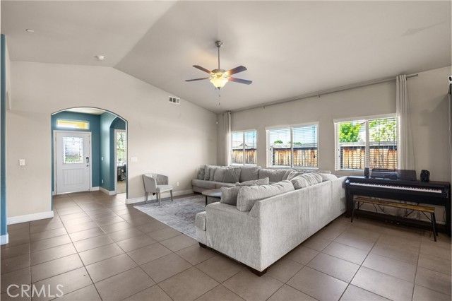 9500 Laurelwood Court, Shafter, CA 93263