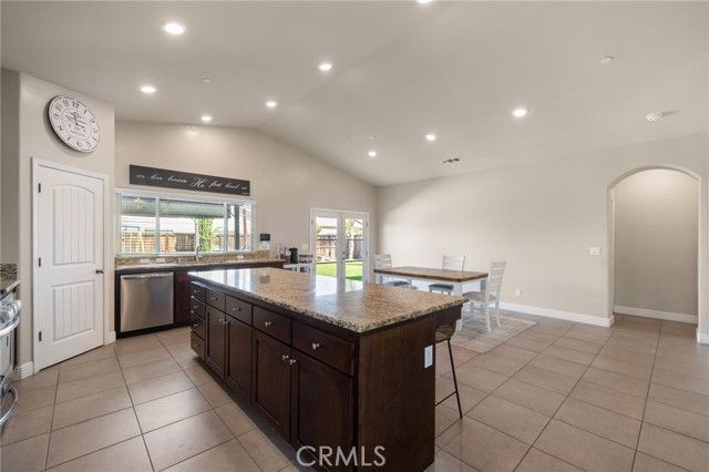 9500 Laurelwood Court, Shafter, CA 93263