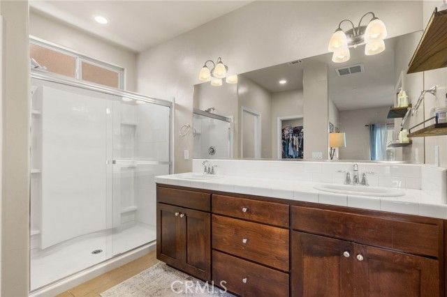 9500 Laurelwood Court, Shafter, CA 93263