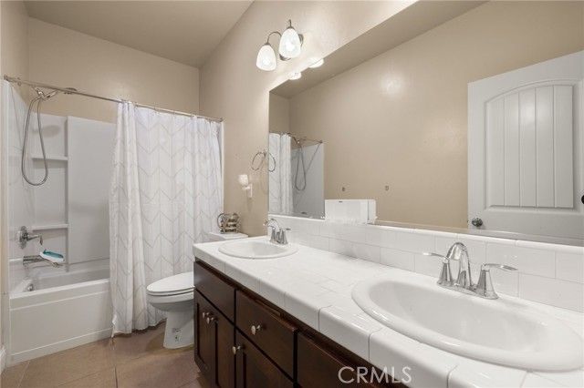 9500 Laurelwood Court, Shafter, CA 93263