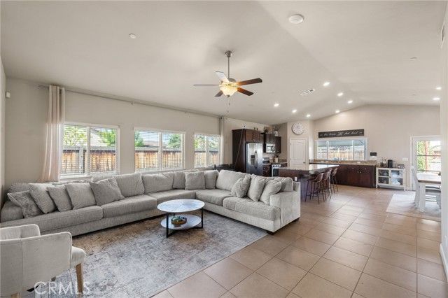 9500 Laurelwood Court, Shafter, CA 93263