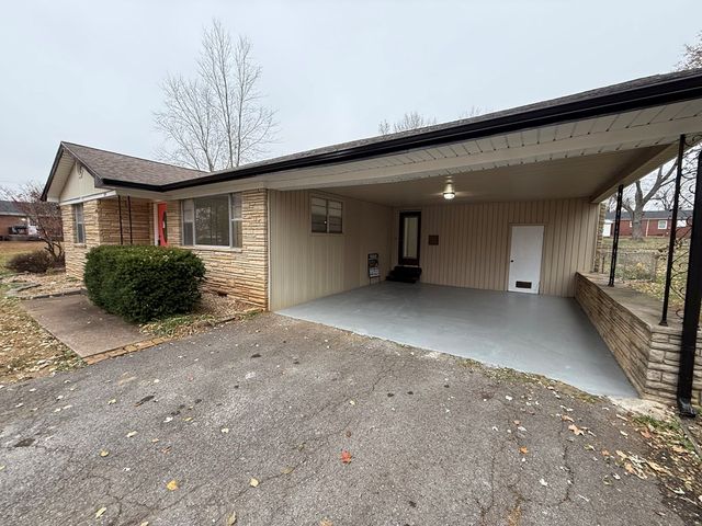 304 Apache Drive, Hopkinsville, KY 42240