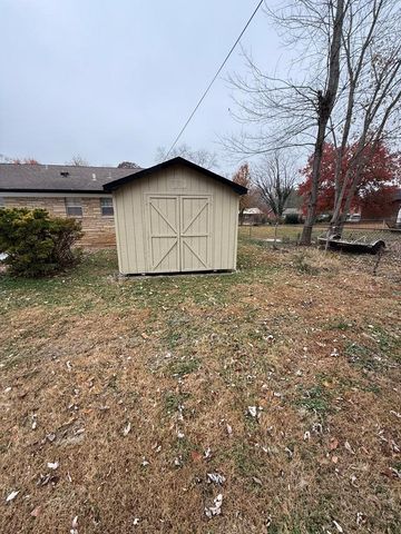 304 Apache Drive, Hopkinsville, KY 42240