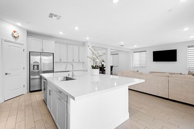 1072 Blue Range Way, Roseville, CA 95747