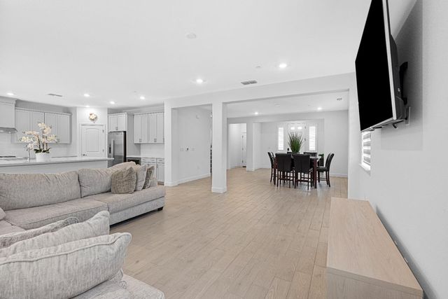 1072 Blue Range Way, Roseville, CA 95747