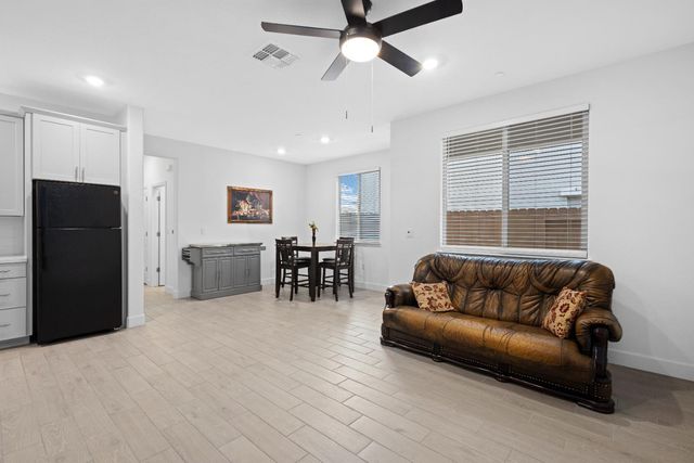 1072 Blue Range Way, Roseville, CA 95747