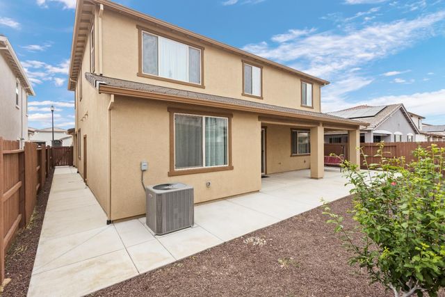 1072 Blue Range Way, Roseville, CA 95747