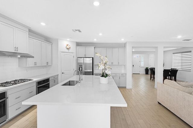 1072 Blue Range Way, Roseville, CA 95747