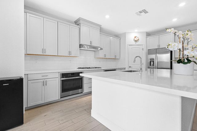 1072 Blue Range Way, Roseville, CA 95747