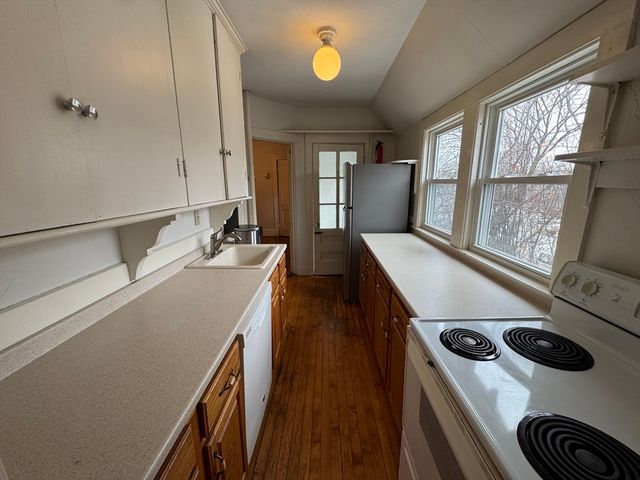 41 Hawthorn St. 33, Cambridge, MA 02138