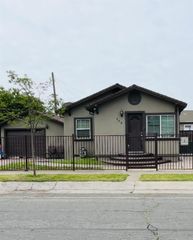 566 Calvados Ave, Sacramento, CA 95815