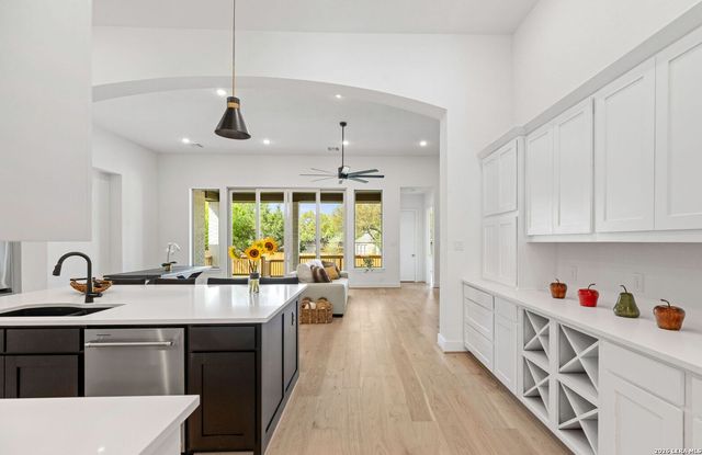 10023 Deidehban, Boerne, TX 78006