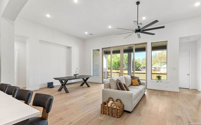 10023 Deidehban, Boerne, TX 78006
