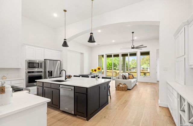10023 Deidehban, Boerne, TX 78006