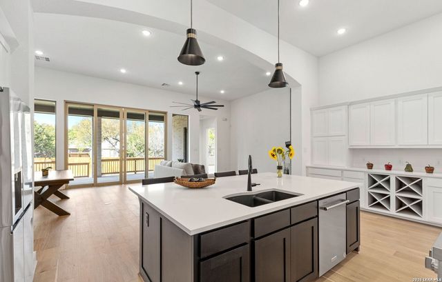 10023 Deidehban, Boerne, TX 78006