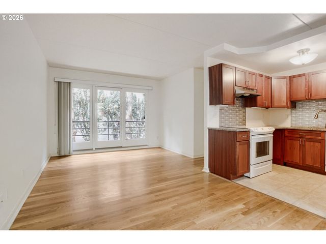 1937 Nw HOYT St 106, Portland, OR 97209