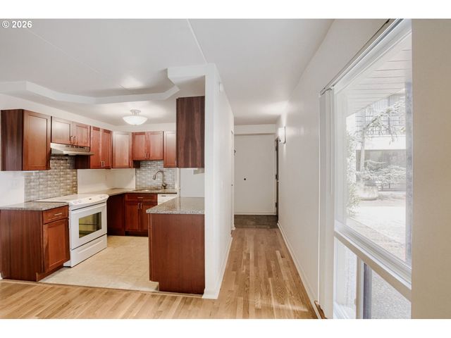 1937 Nw HOYT St 106, Portland, OR 97209