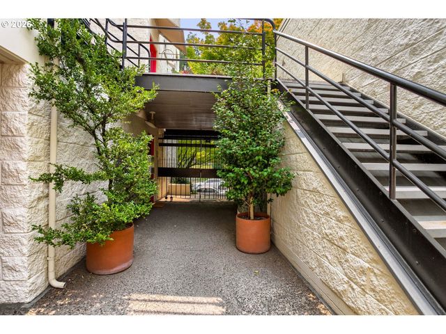 1937 Nw HOYT St 106, Portland, OR 97209