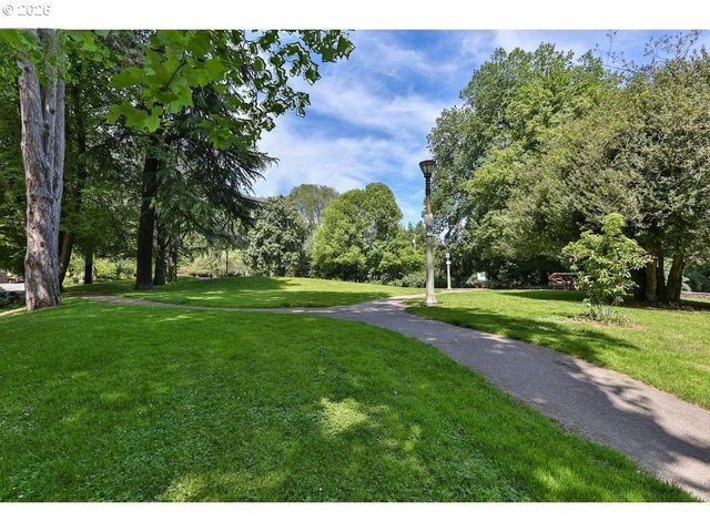 1937 Nw HOYT St 106, Portland, OR 97209