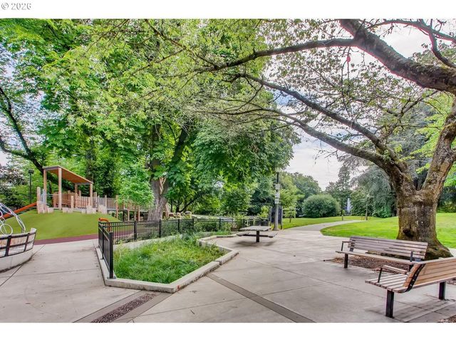 1937 Nw HOYT St 106, Portland, OR 97209