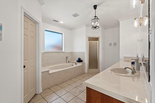 1072 West Secretariat Drive, Terrell, TX 75160