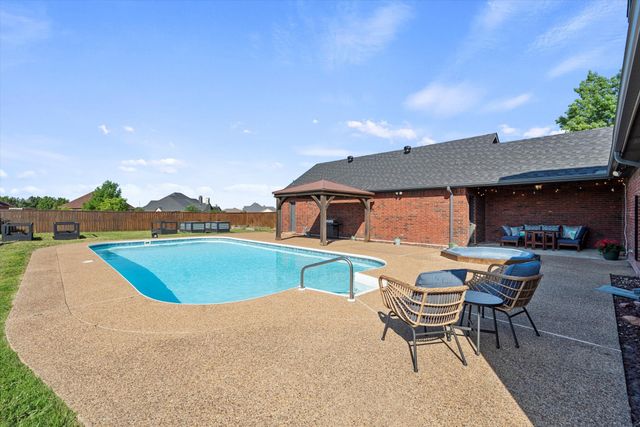 1072 West Secretariat Drive, Terrell, TX 75160