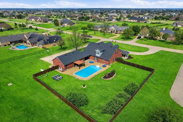 1072 West Secretariat Drive, Terrell, TX 75160