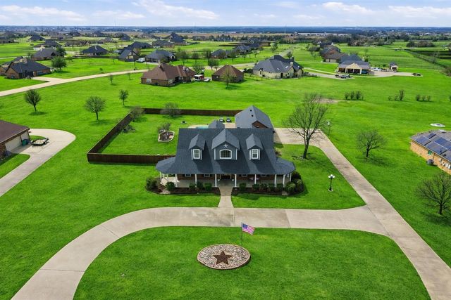 1072 West Secretariat Drive, Terrell, TX 75160