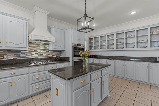 1072 West Secretariat Drive, Terrell, TX 75160