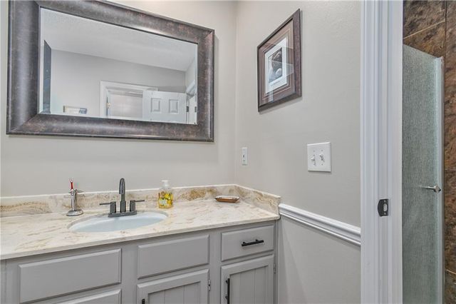 13823 W 80th Street, Lenexa, KS 66215