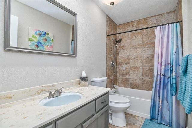 13823 W 80th Street, Lenexa, KS 66215