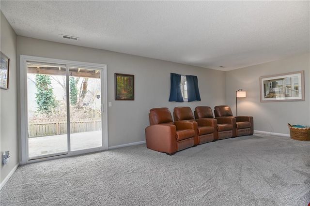 13823 W 80th Street, Lenexa, KS 66215